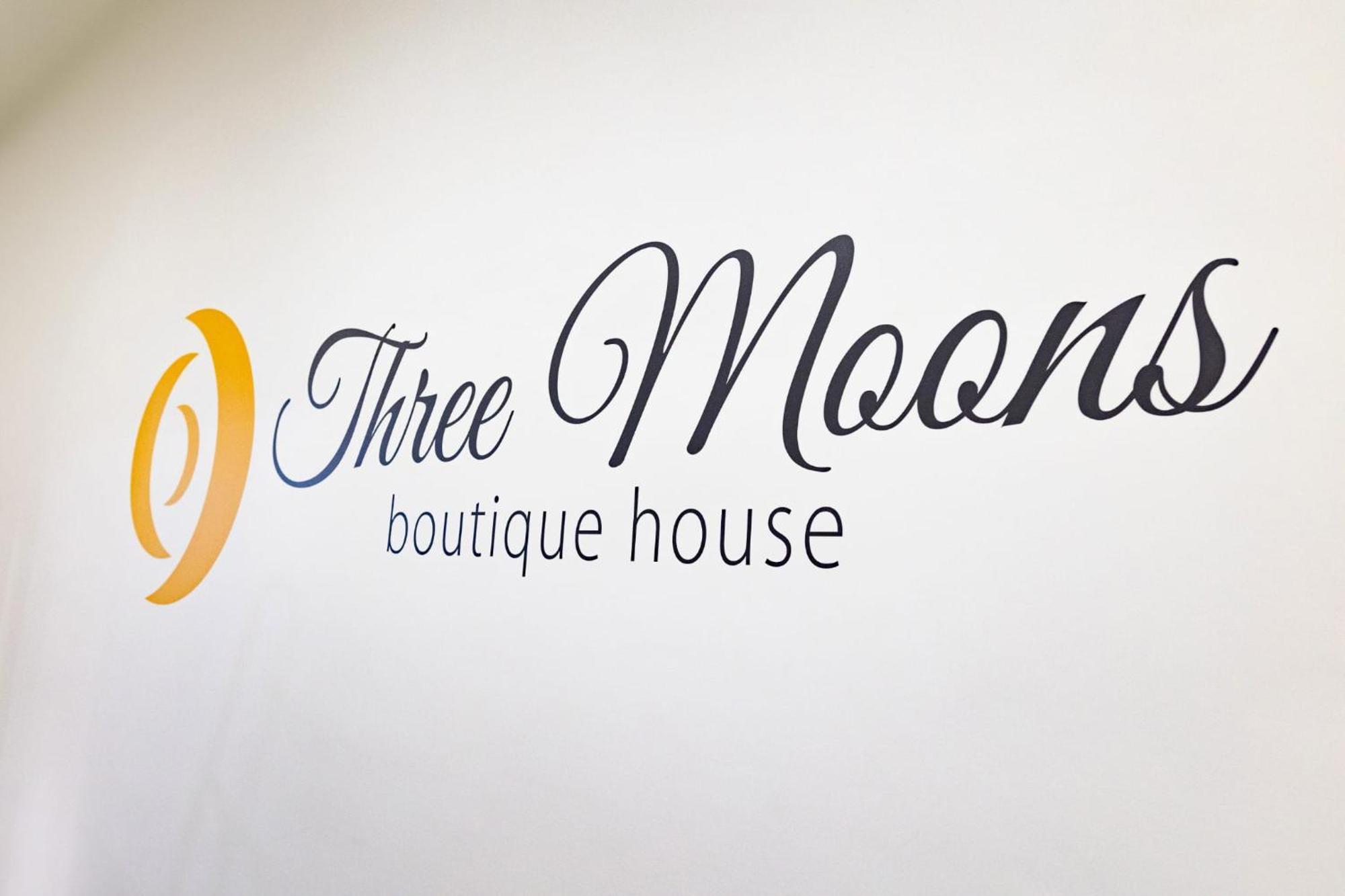 Three Moons Boutique House/Calypso Apartment ซาแลร์โน ภายนอก รูปภาพ