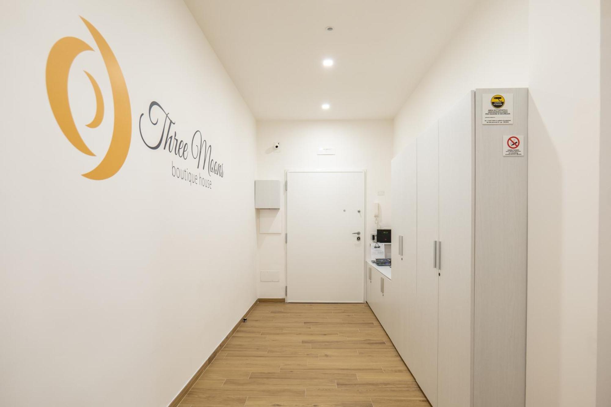 Three Moons Boutique House/Calypso Apartment ซาแลร์โน ภายนอก รูปภาพ
